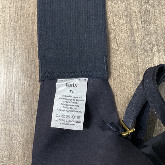 Knix Wing Women contour bra  never worn - Picture 3 of 3